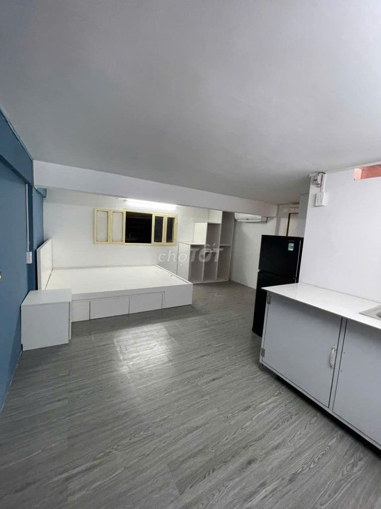 Chính chủ cho thuê phòng trong chung cư chợ vải-q5